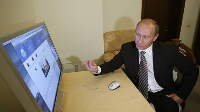 В Роскомнадзоре рассказали Путину, что крупнейшие пиратские площадки с кино в России заблокированы