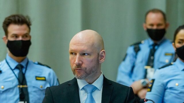 Норвежский суд отказал в УДО Андерсу Брейвику