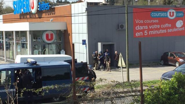 На юге Франции сторонник ИГИЛ захватил заложников в супермаркете