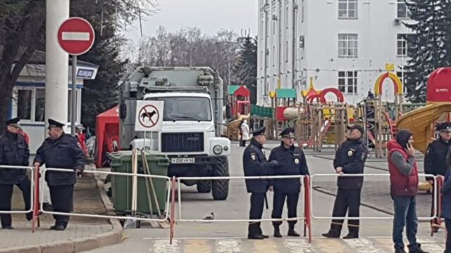 В Кемерове задержали активистов, которые хотели выйти с пикетами против Тулеева