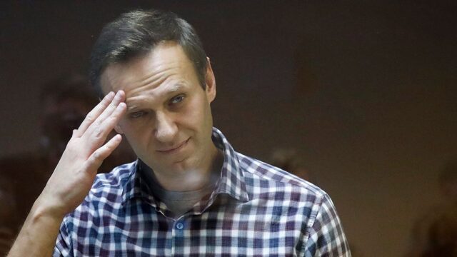 Навальный vs Путин, Байден спасет и война вакцин. Обзор колонок мировых СМИ
