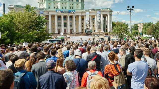 В России встречи с депутатами приравняли к митингам