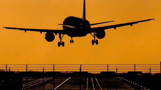 «Лучше замаскироваться под обычных граждан»: как теперь летают за границу клиенты бизнес-авиации