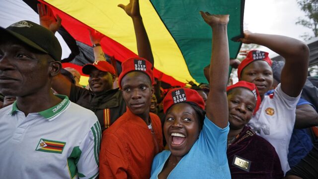 В столице Зимбабве прошел марш за отставку Мугабе