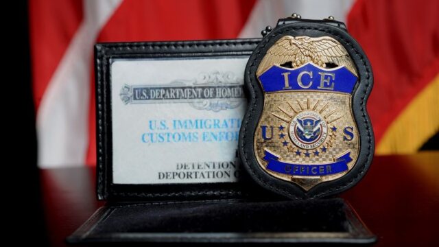 Депортационный прокурор в Сиэтле призналcя в хищении личной информации иммигрантов