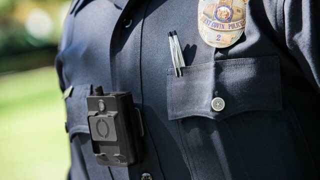Полиция Нью-Йорка приостановила использование нательных камер после того, как одна из них взорвалась