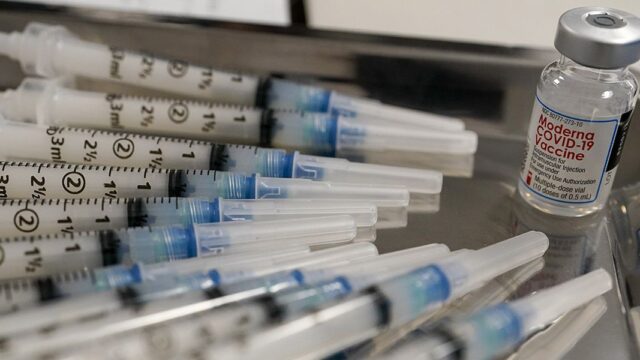 Гинцбург назвал спорным признание Moderna лучшей вакциной от COVID-19