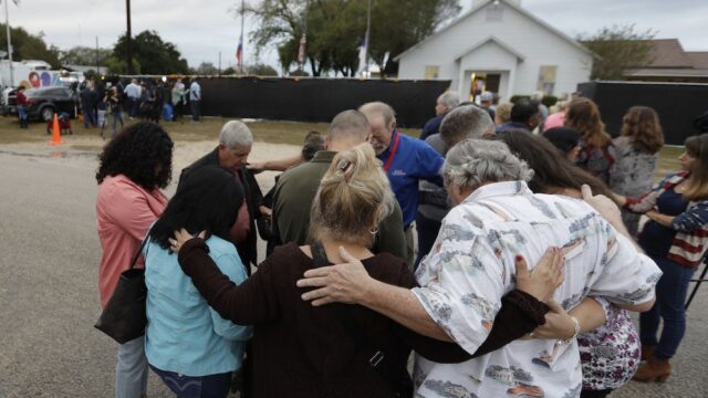 Семья из Техаса подала в суд на продавца оружия, из которого убили 26 человек в церкви