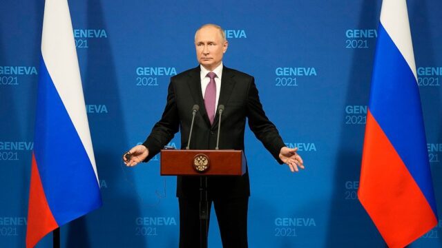 Путин: гонка вооружений идет не по вине России