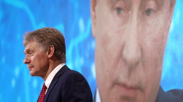 Песков объяснил неправильную дату на часах Путина во время голосования