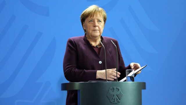Меркель заявила, что в последний раз выступает в должности канцлера