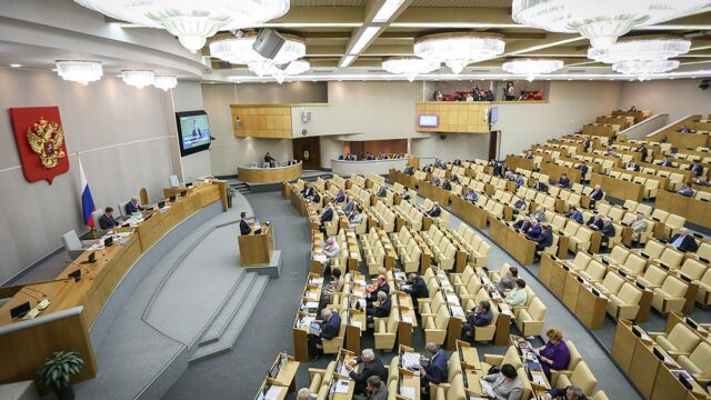 Госдума приняла закон о возможности депутатов и сенаторов отказаться от повышенных пенсий