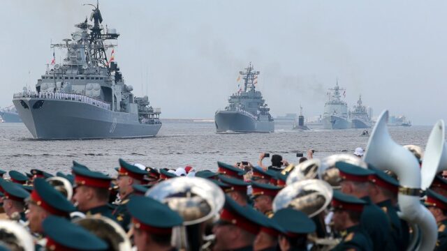 В Петербурге прошел парад в честь Дня ВМФ: фотогалерея