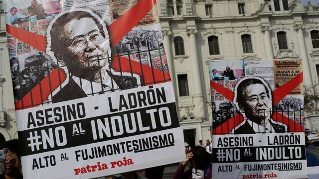 В Перу полиция применила слезоточивый газ против несогласных с помилованием бывшего президента