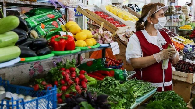 «Абсолютно форс-мажорная пандемическая ситуация». Как эксперты объясняют рост цен на овощи