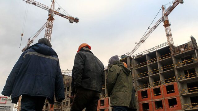 «Ведомости»: Путин потребовал запретить продажу строящихся квартир как можно раньше