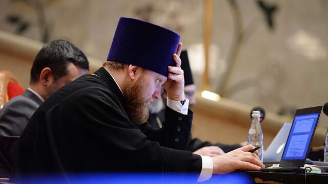 Пресс-секретарь патриарха Кирилла осудил священника, спевшего «Мурку»