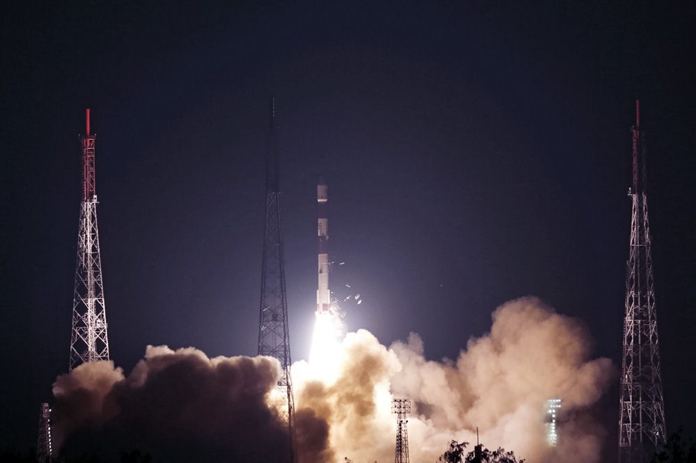 Индия запустила на орбиту спутник, который весит меньше 1,5 кг