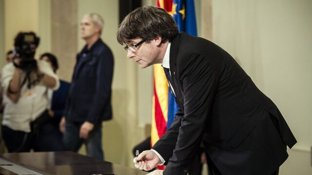 Глава Каталонии не ответил на вопрос о независимости, но предложил премьеру Испании встретиться