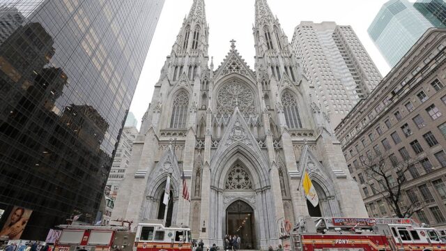 В Нью-Йорке профессора философии обвинили в попытке поджечь собор Святого Патрика