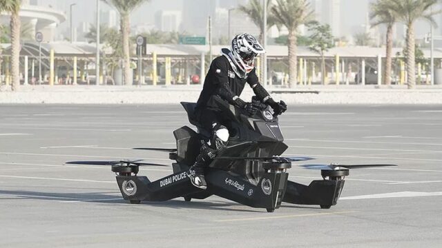 Дубайская полиция начала тренироваться водить ховербайки