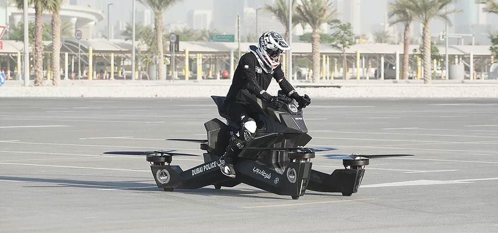 Дубайская полиция начала тренироваться водить ховербайки