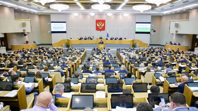 Ъ: законопроект об уголовном наказании за соблюдение санкций в России отложат на год