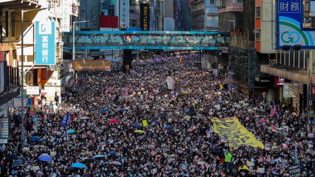 В Гонконге возобновились антиправительственные протесты