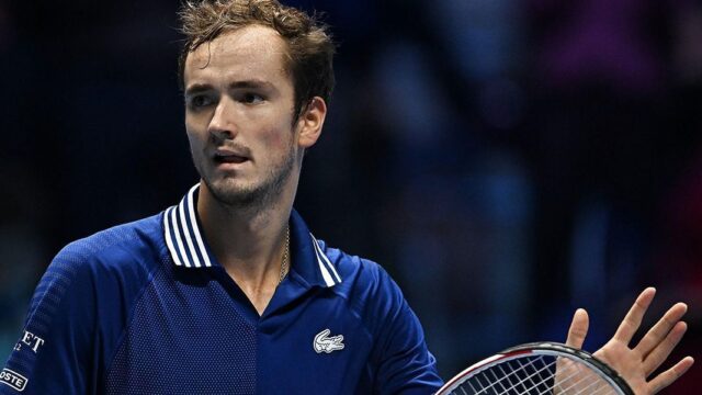 Медведев проиграл Звереву в финале Итогового турнира ATP