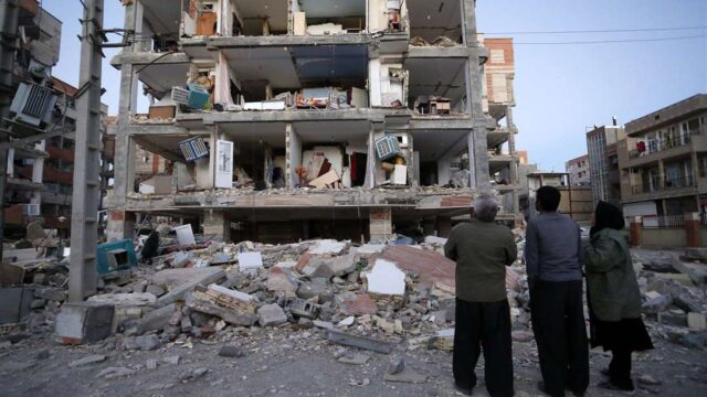 Количество жертв землетрясения в Иране и Ираке превысило 450 человек
