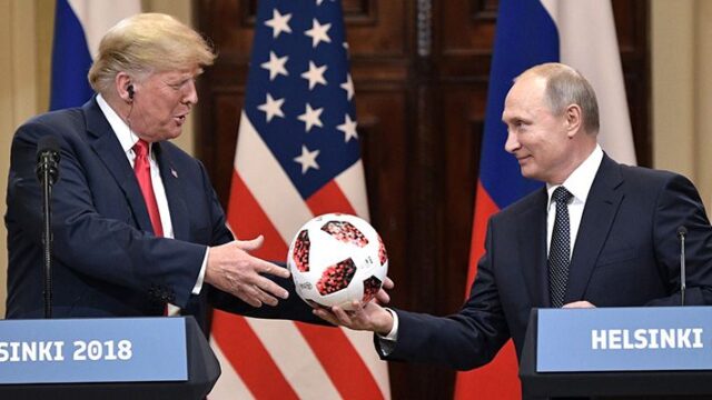 Секретная служба США проверила футбольный мяч, который Путин подарил Трампу