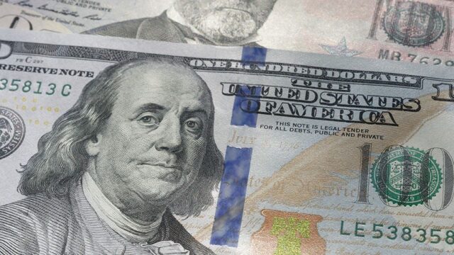 Bloomberg: российский экспорт в долларах уже меньше 50%
