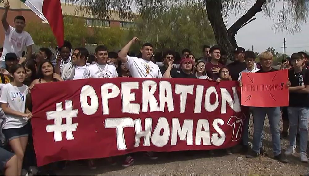 В Аризоне школьники устроили демонстрацию в защиту ученика, которому грозит депортация
