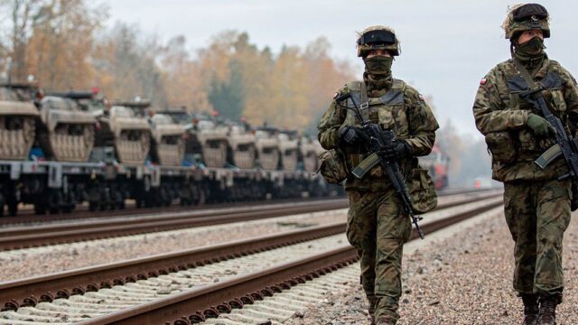 В Киеве призвали НАТО повысить боеготовность войск на границах с Украиной