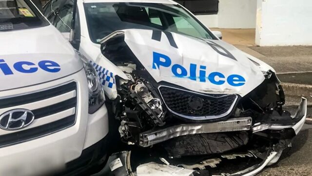 В Сиднее задержали водителя фургона с наркотиками на $140 млн, который врезался в полицейскую машину