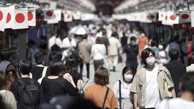Японские ученые изобрели маску для определения контакта с больными COVID-19