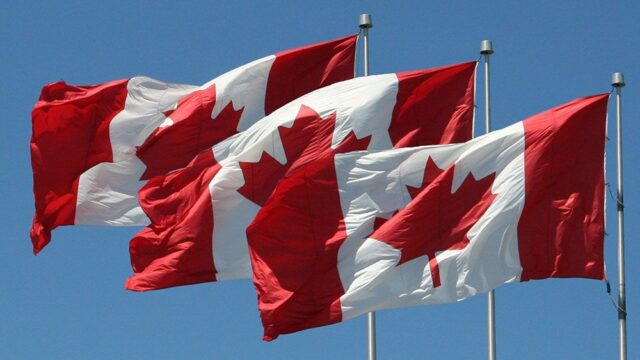 Сенат Канады одобрил изменение слов гимна страны на гендерно-нейтральные