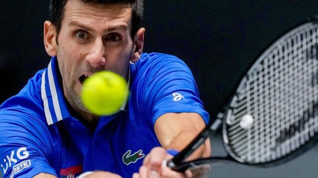 Теннисиста Джоковича снова задержали в Австралии, а затем отпустили. Что происходит со спортсменом?