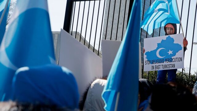 Китай назвал слухами сообщение ООН о миллионе уйгуров, который держат в лагерях перевоспитания