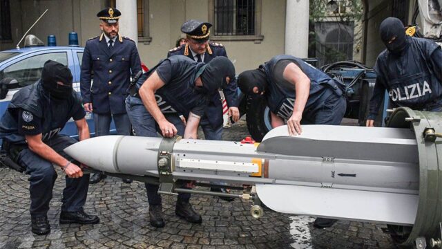 В Италии у представителей ультраправых группировок изъяли ракету класса «воздух-воздух»