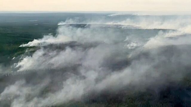 Дым от пожаров в Якутии достиг Урала