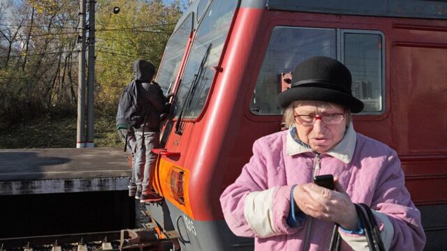 В Москве и области пенсионеры с 1 августа смогут бесплатно ездить на электричках