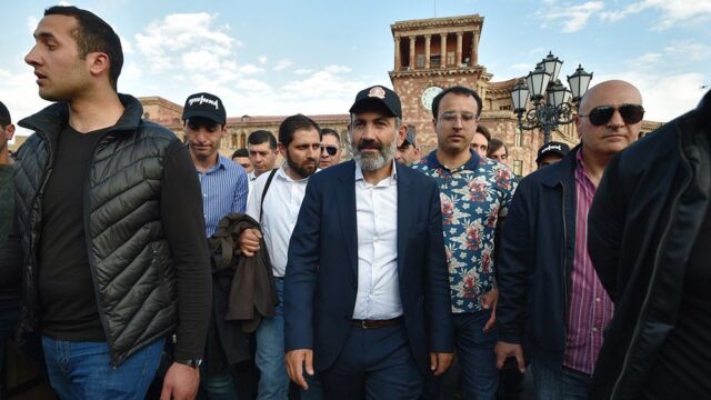 Оппозиция смогла. Как армянский парламент уступил Пашиняну