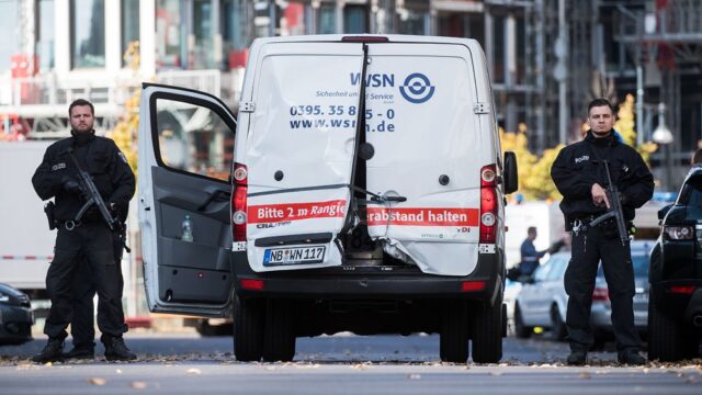 В центре Берлина бандиты ограбили инкассаторов, но потеряли все деньги