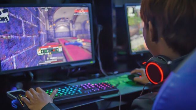 В Китае детям запретят играть в онлайн-игры дольше трех часов в неделю