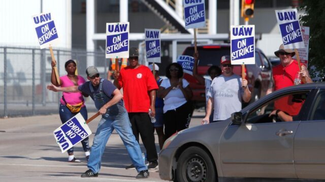 Профсоюз в США уладил с General Motors разногласия, которые вызвали забастовки