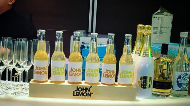 Йоко Оно добилась, чтобы производители лимонада «Джон Лемон» поменяли название