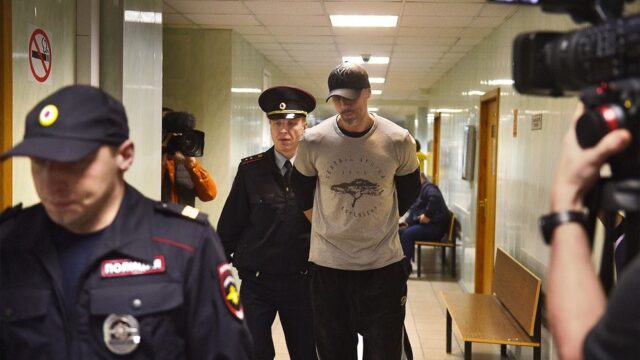 Суд в Москве приговорил бывшего игрока сборной России по баскетболу Дмитрия Домани к шести годам колонии