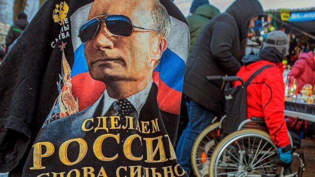 «Путин хочет, чтобы мир отправился в прошлое». Как в мире отреагировали на решение России признать ДНР и ЛНР