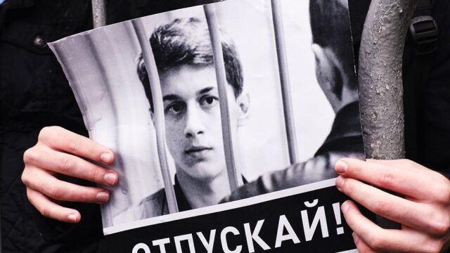 Суд в Москве отпустил Егора Жукова под домашний арест